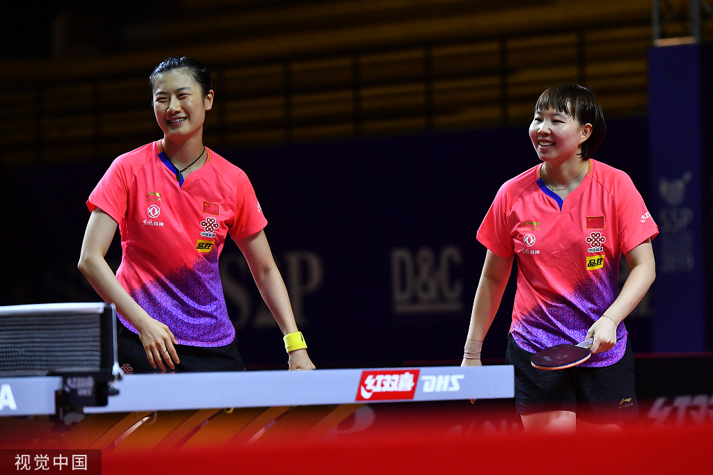 「世界足坛观察家」丁宁/朱雨玲3-0横扫陈梦/王曼昱 勇夺亚锦赛女双冠军！