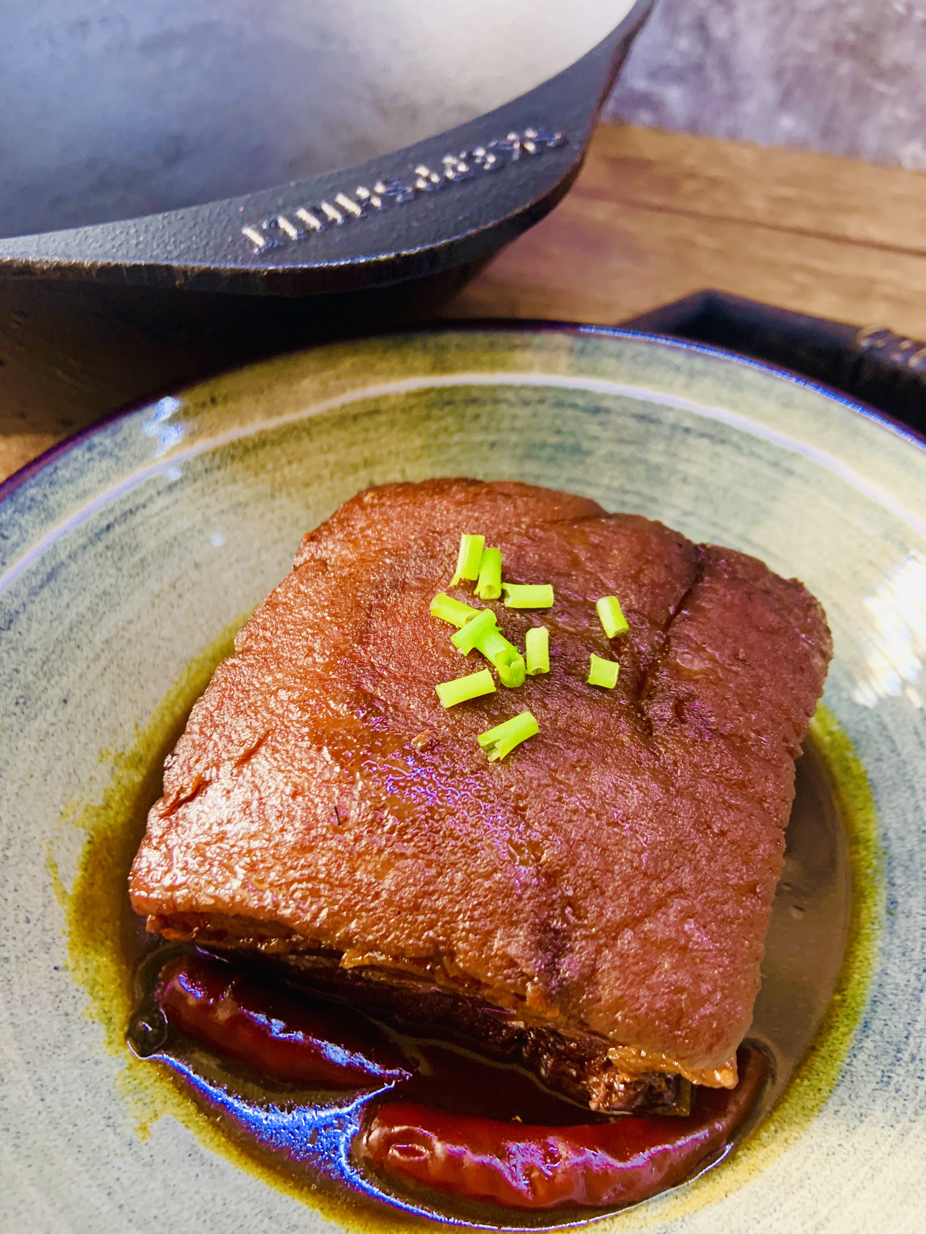 一道好吃的方子肉就做好了,方子肉可以摆桌,其他的小肉块留着炖菜