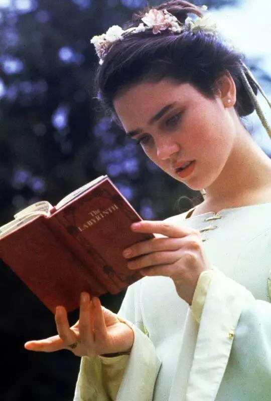 出道即是巅峰人称美人活化石被上帝亲吻过的脸颊