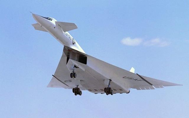 #中国小康网#一代经典XB-70女武神，先进的不像当时的科技，为何最终黯然离场