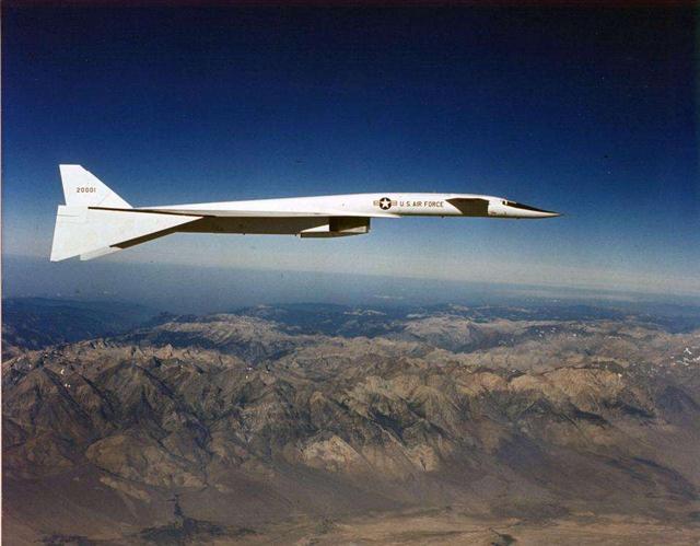 #中国小康网#一代经典XB-70女武神，先进的不像当时的科技，为何最终黯然离场