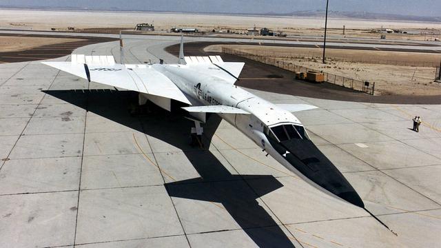 #中国小康网#一代经典XB-70女武神，先进的不像当时的科技，为何最终黯然离场