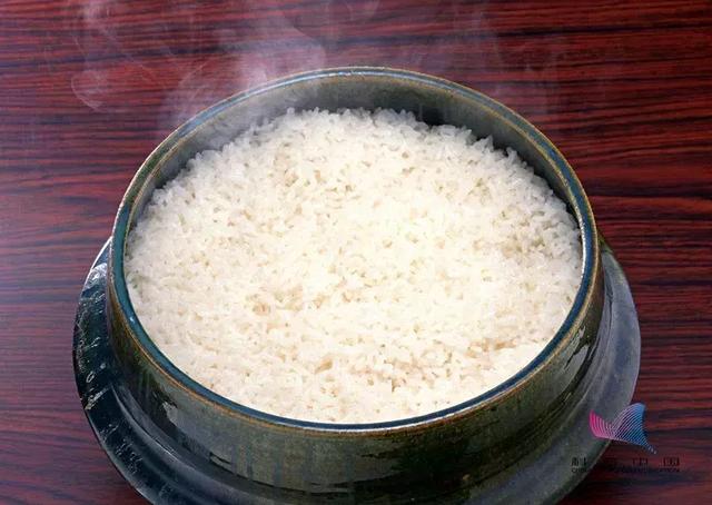 科普中国■煮饭到底是用热水还是冷水？原来这些年都错了