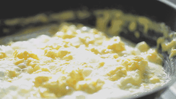 科普中国■煮饭到底是用热水还是冷水？原来这些年都错了