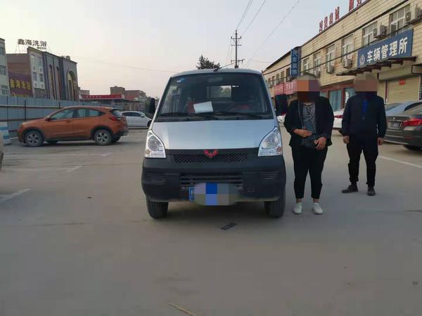 大河客户端：丈夫朋友圈炫耀妻子无证驾驶，秀恩爱“秀”进交警队