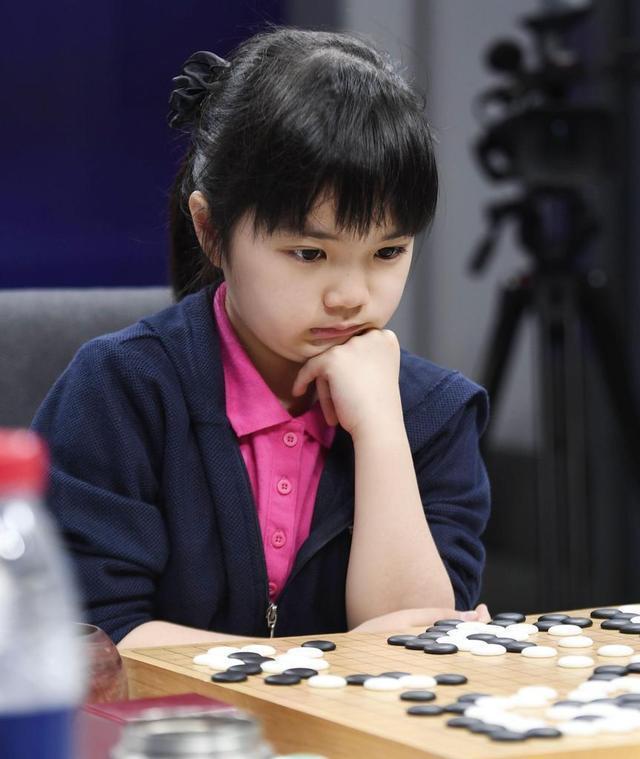 她是日本天才围棋少女今年才10岁击败大40岁四段职业选手