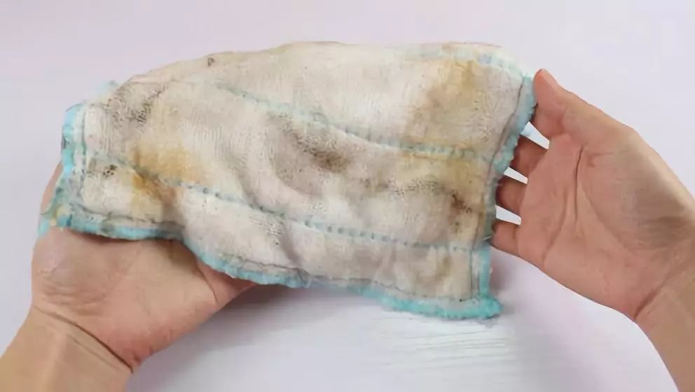 这块椰壳抹布太神奇了!用它一擦,油污全没了!