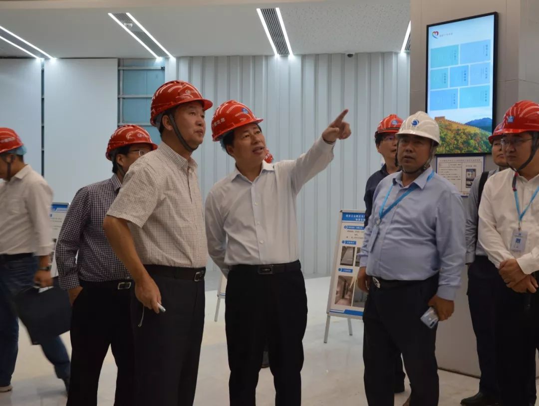 9月24日上午,江北新区管委会常务副主任周金良带队检查国庆节前安全