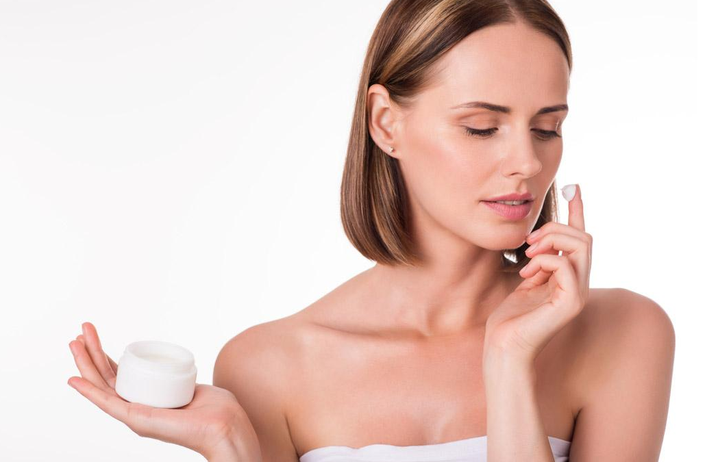 时尚大攻略：脸上痘痘反复难消，护肤方法要做对，记住三件事，痘痘不再有踪影