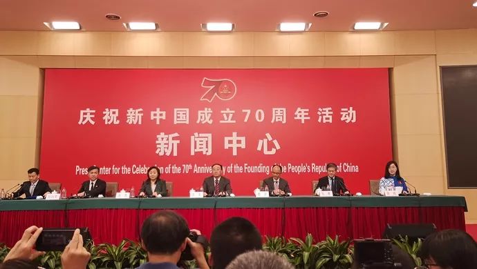 「解放日报」不止烟花，也不止千人乐队！国庆联欢活动最详版剧透→