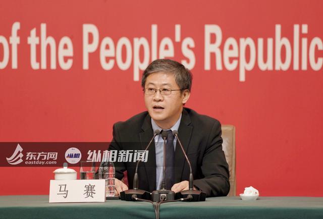 纵相新闻：今年国庆活动天安门广场怎么布置？专家组揭秘两组“红飘带”