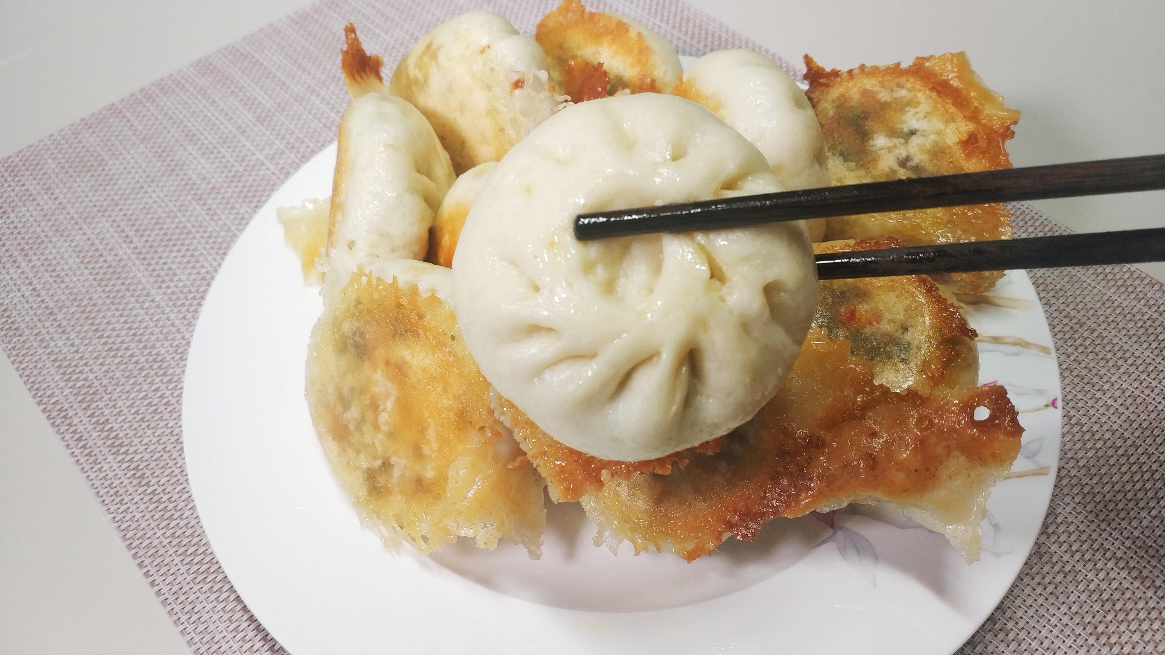 水煎包好不好吃调馅很重要这样家人都喜欢一锅不够吃