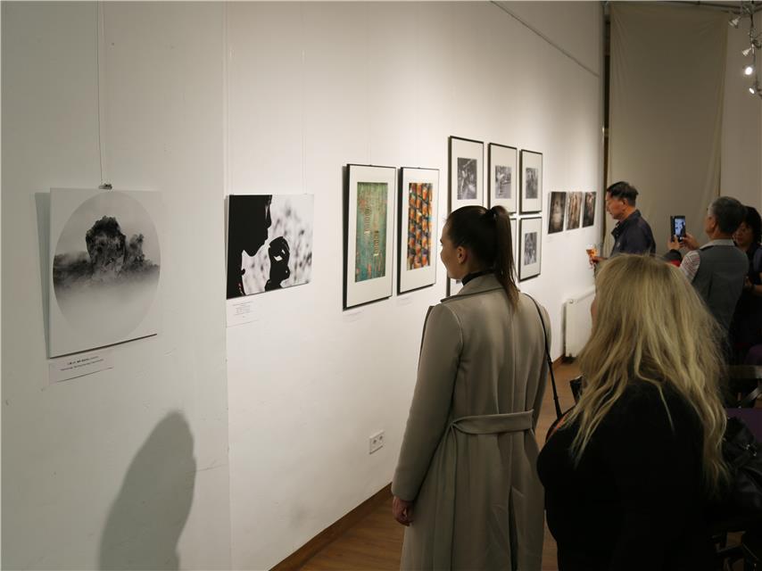 [经济日报]“丝路镜像”摄影展在布达佩斯举办