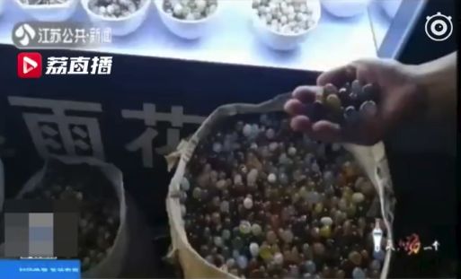 「中国消费者报」早间消费新闻｜多地考虑取消汽车限购；月嫂平均月薪达9795元