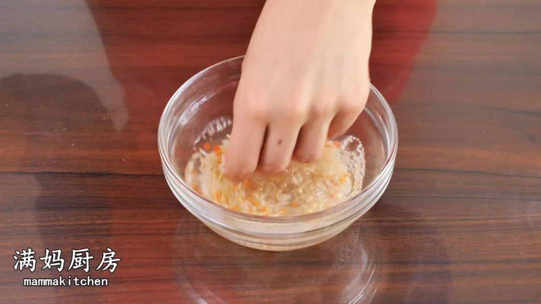 「满妈厨房」简单一碗粥，营养高，味鲜美，别让缺锌影响了宝宝的发育和胃口