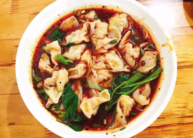 颜值高身材好被称包面西施重庆这家店火了1天能卖500碗