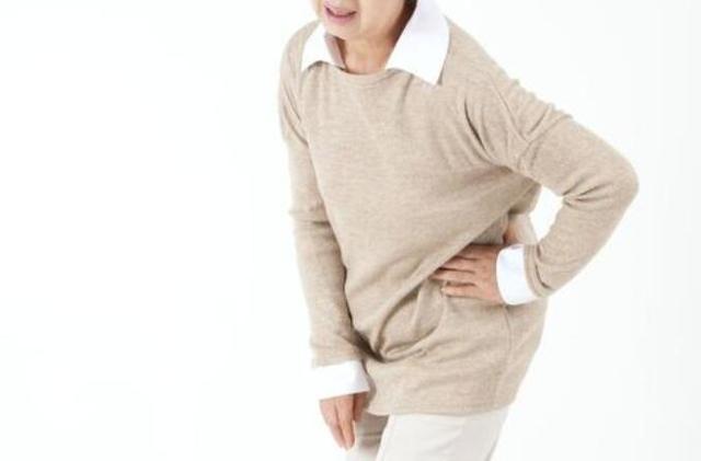 下肢痛麻,走不了路,九旬老人快速转诊,一小时解决多年腰腿痛