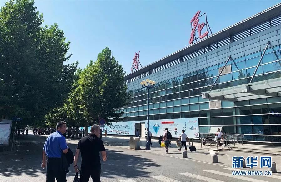 环球时报■再见，南苑机场！你好，金色“凤凰”！