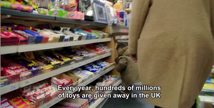 「英国报姐」噩耗：儿童套餐再也不送塑料玩具了！