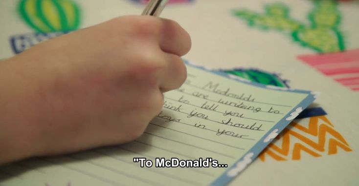 「英国报姐」噩耗：儿童套餐再也不送塑料玩具了！