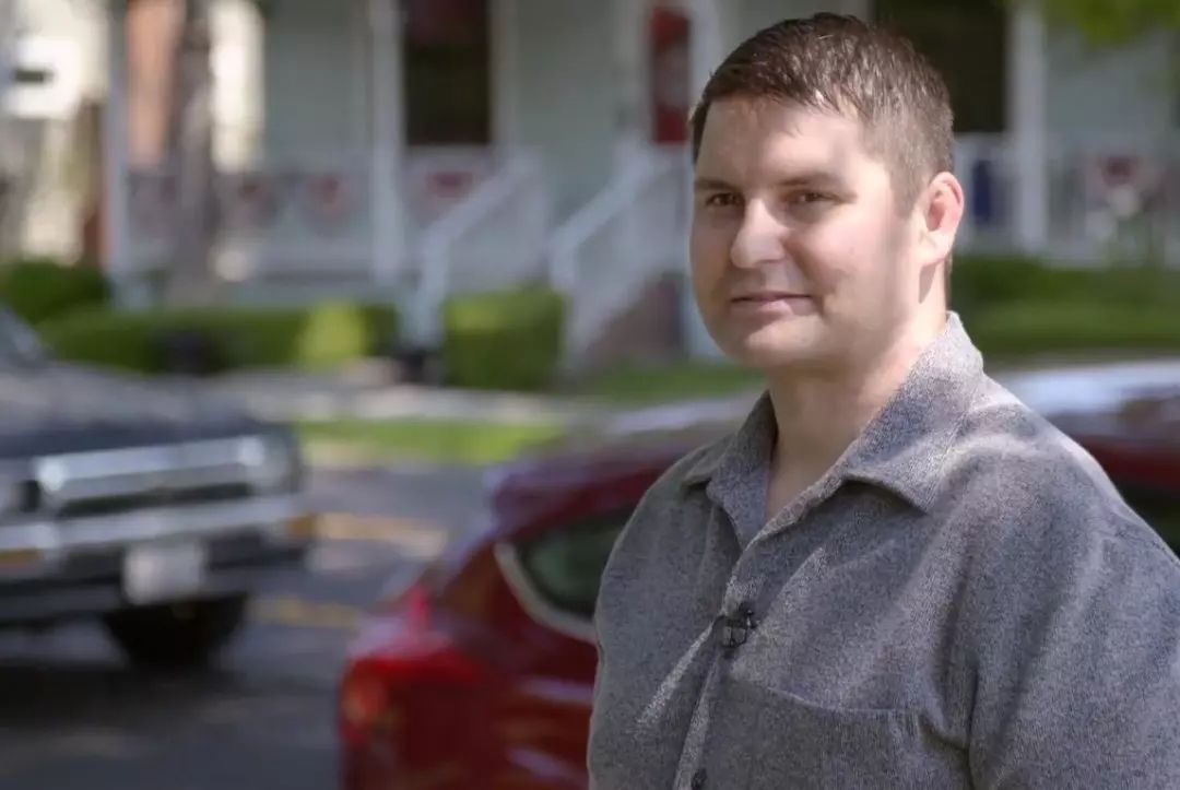 「英国报姐」导盲犬诞生记：一只小奶狗如何从“千军万狗”中脱颖而出？