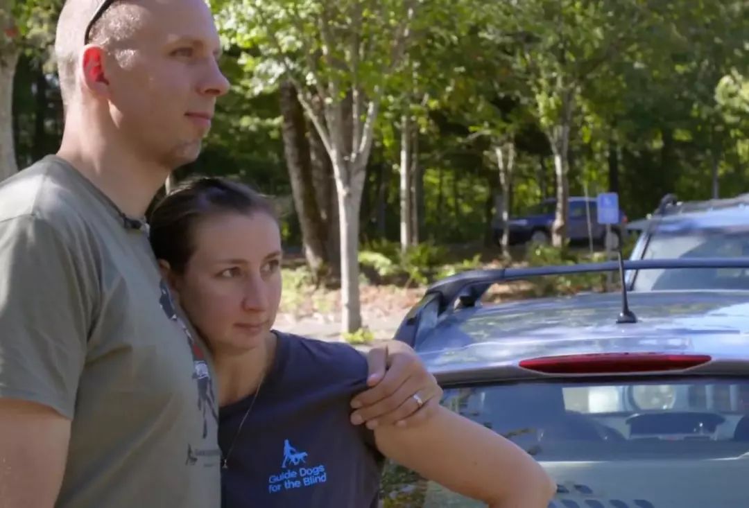 「英国报姐」导盲犬诞生记：一只小奶狗如何从“千军万狗”中脱颖而出？