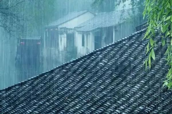 吴侬软语,还有雨中的小巷……家乡是南方的小镇,不同于北方的雨天