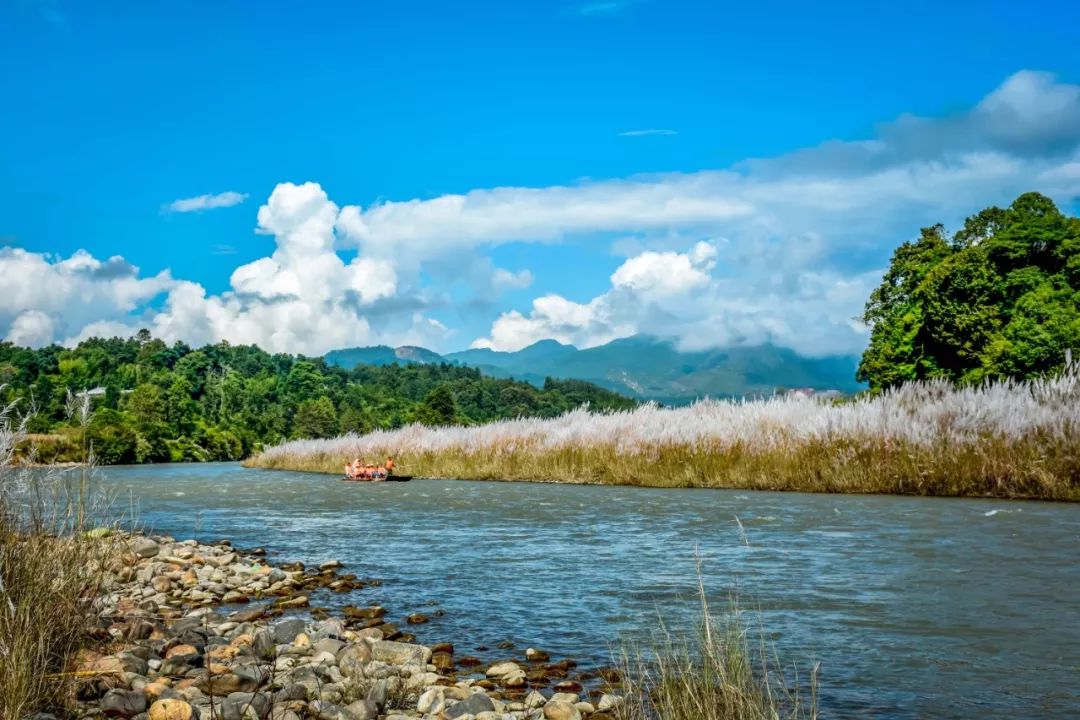 国庆长假龙川江70元漂流激爽嗨玩