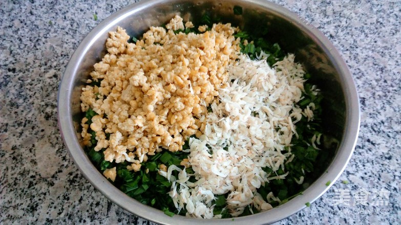 「美食杰一食一刻」韭菜盒子简单做法，不用不发面不饧面，放凉也不会变硬