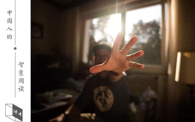 [读者]女明星卧室照片曝光引热议：干净，是一个人最大的福气