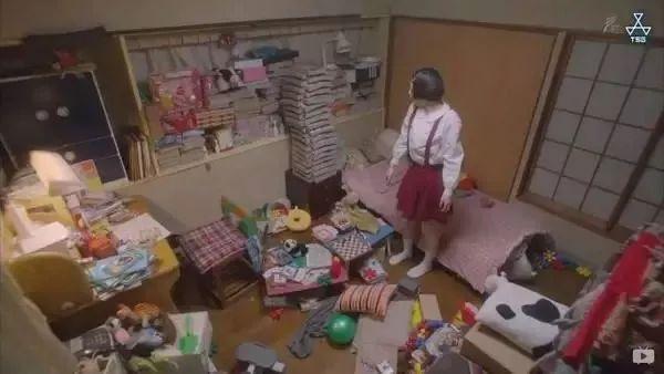 [读者]女明星卧室照片曝光引热议：干净，是一个人最大的福气