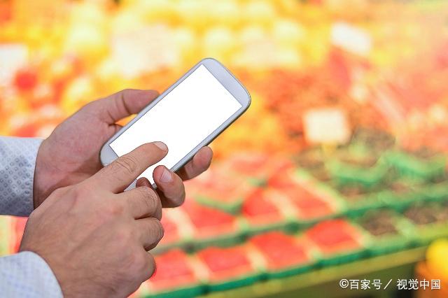 「新周刊」智能时代，可把我妈害惨了