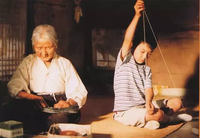 「新周刊」智能时代，可把我妈害惨了