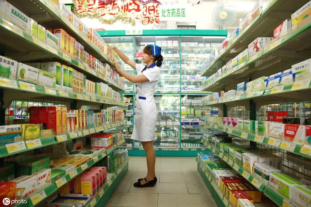 「中国质量万里行」满大街实体店倒闭，为啥药店便利店越来越多？都是有原因的