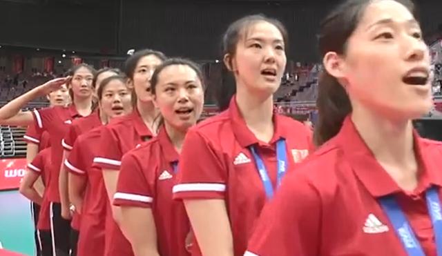 体坛球真相@升国旗、奏国歌！中国女排获得448万奖金，唱国歌的样子真美