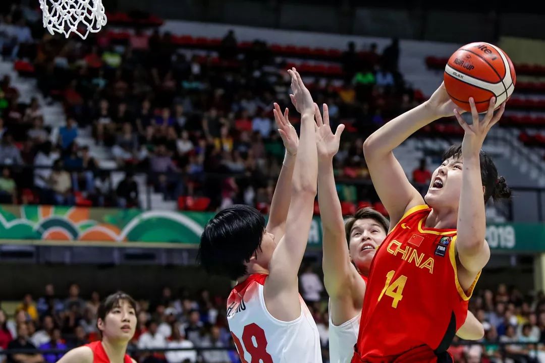 「环球时报」遗憾！中国女篮68-71日本女篮 无缘亚洲杯冠军