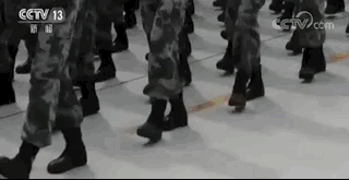 牙克石融媒@首秀！他们是受阅徒步方队中唯一战斗着装的 大多历经生死考验