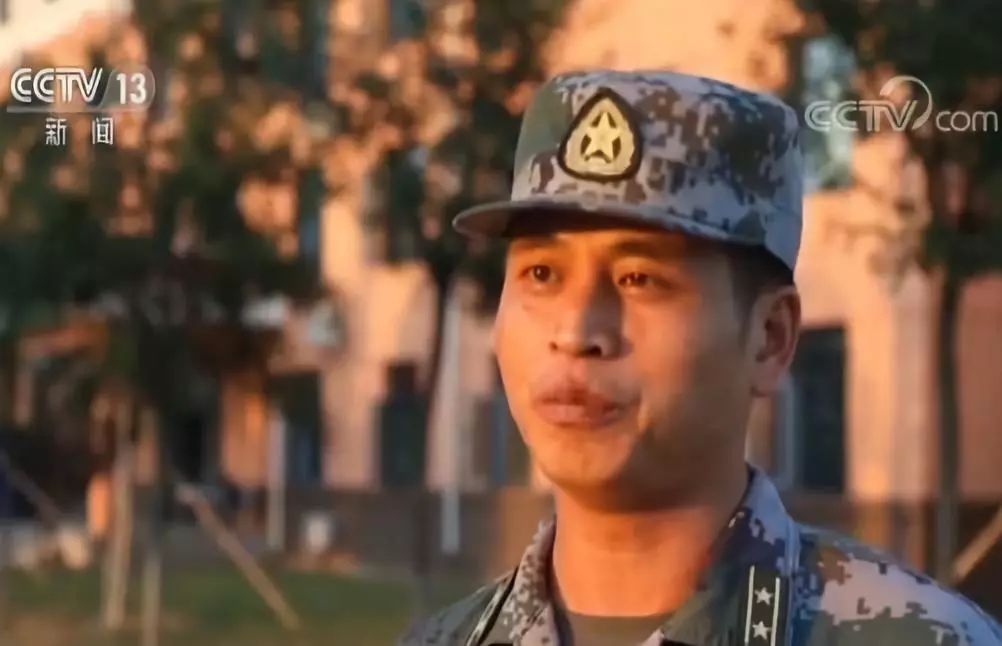 牙克石融媒@首秀！他们是受阅徒步方队中唯一战斗着装的 大多历经生死考验