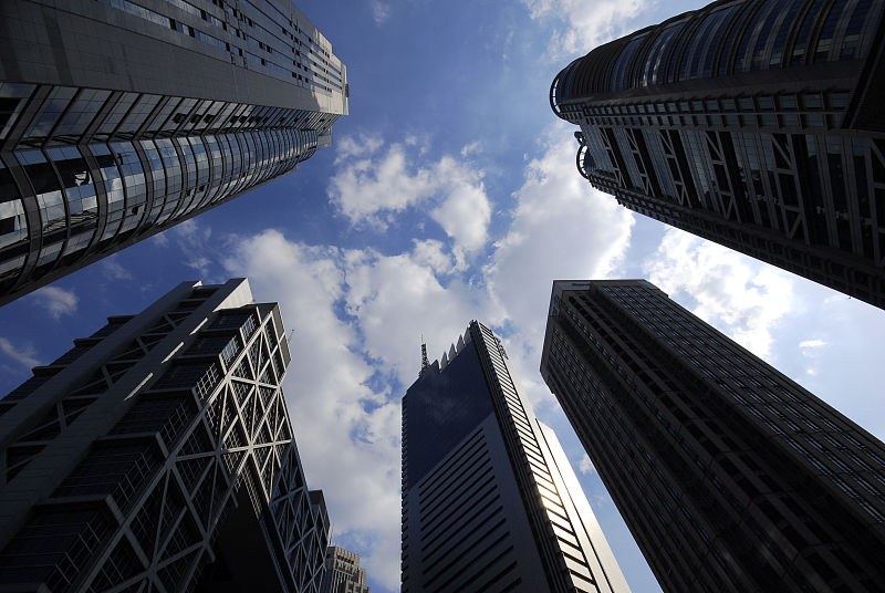 中国质量万里行@楼市的“伤口”撒了一把盐！“两件事”发酵，专家：“顶部”出现