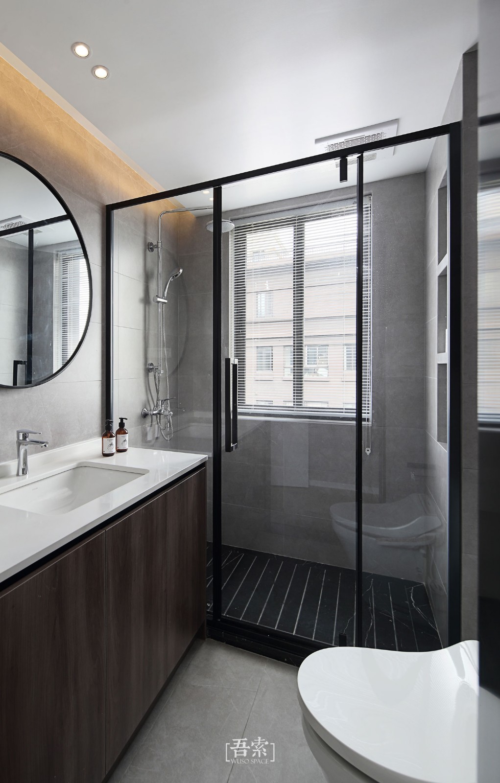 中国质量万里行■化繁为简，动静交织，整洁有序的黑白理性美学