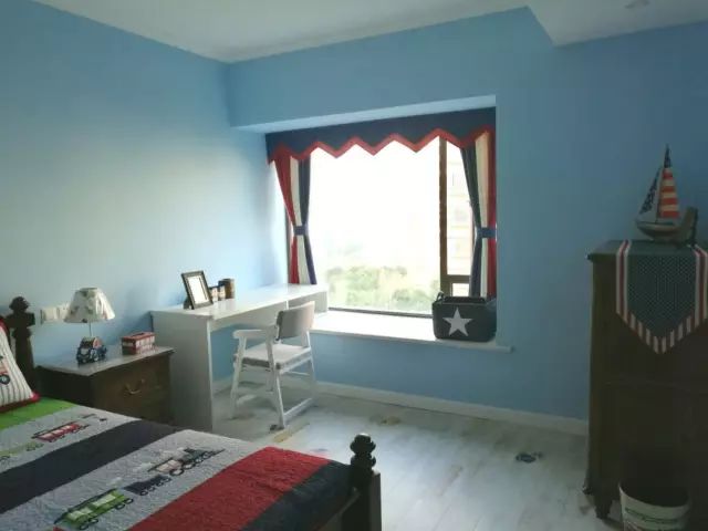 「中国质量万里行」想做书房，试试用飘窗改，美观还实用