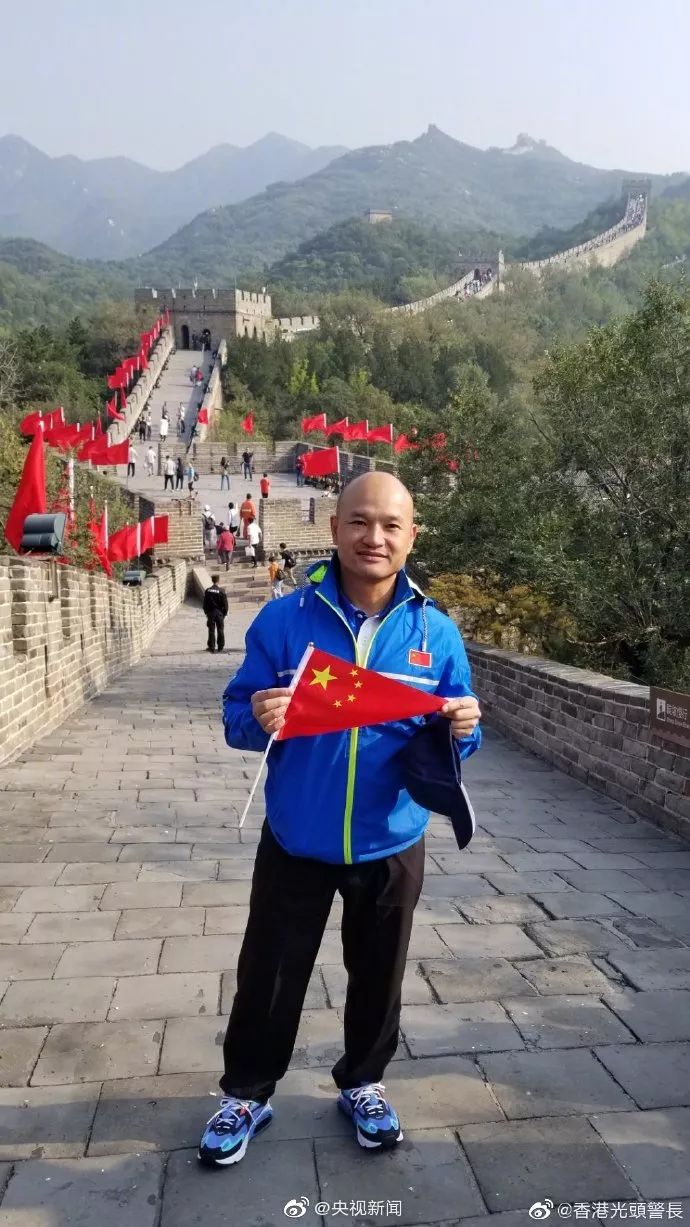 河南都市频道：圆梦啦！光头警长刘Sir一行如愿登上长城