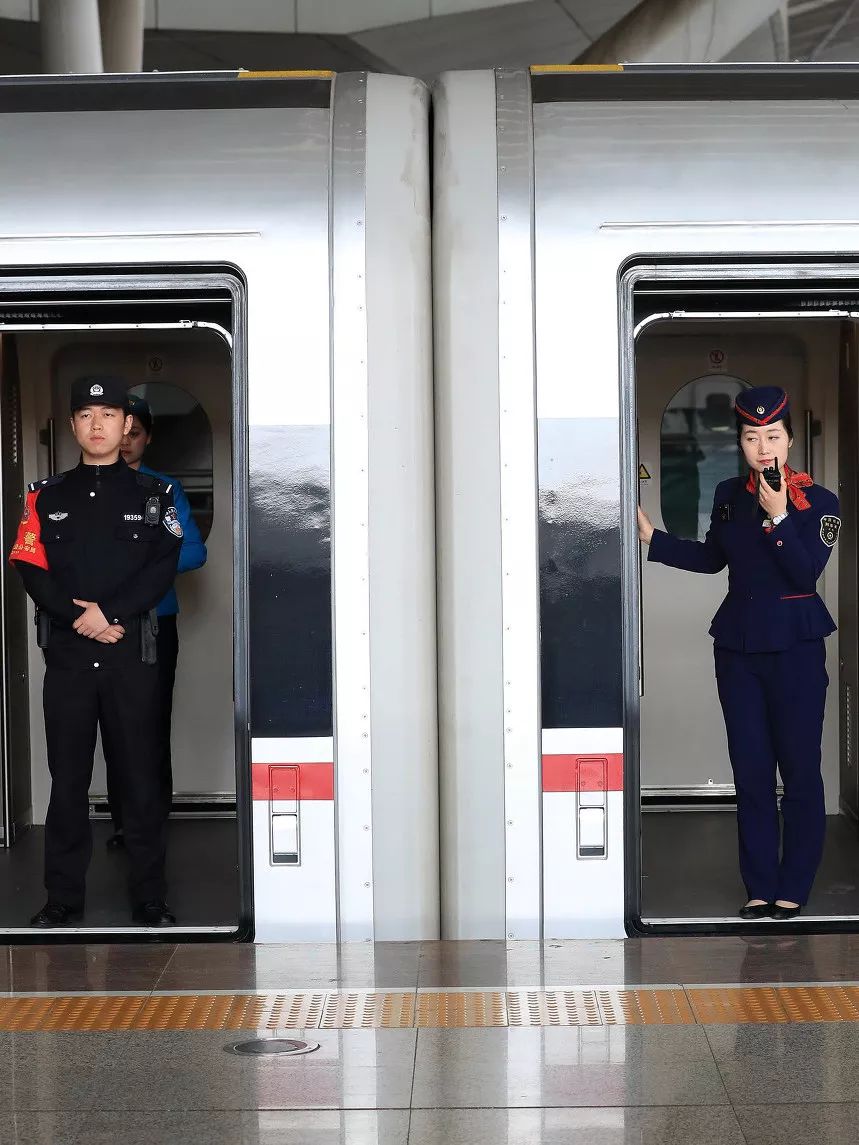 东北网：「咋回事」为什么火车很少提前到站？非要乘客等！看完再也不气了