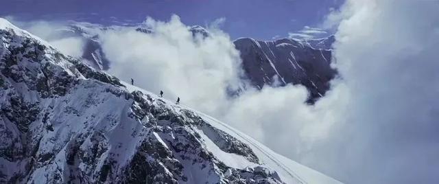 #中国质量万里行#用武侠片的方式拍登山题材，《攀登者》的突破性很多人没有看懂