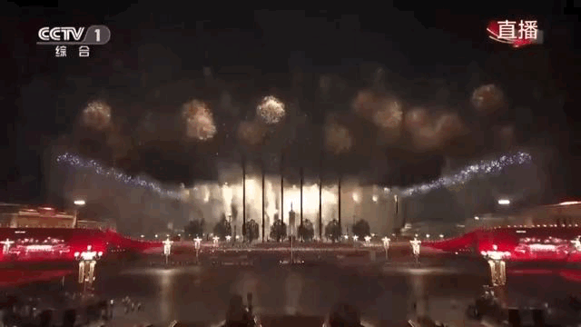 解放日报@让14亿甲方满意的乙方！张艺谋揭秘：昨晚联欢完成这个环节是世界奇迹