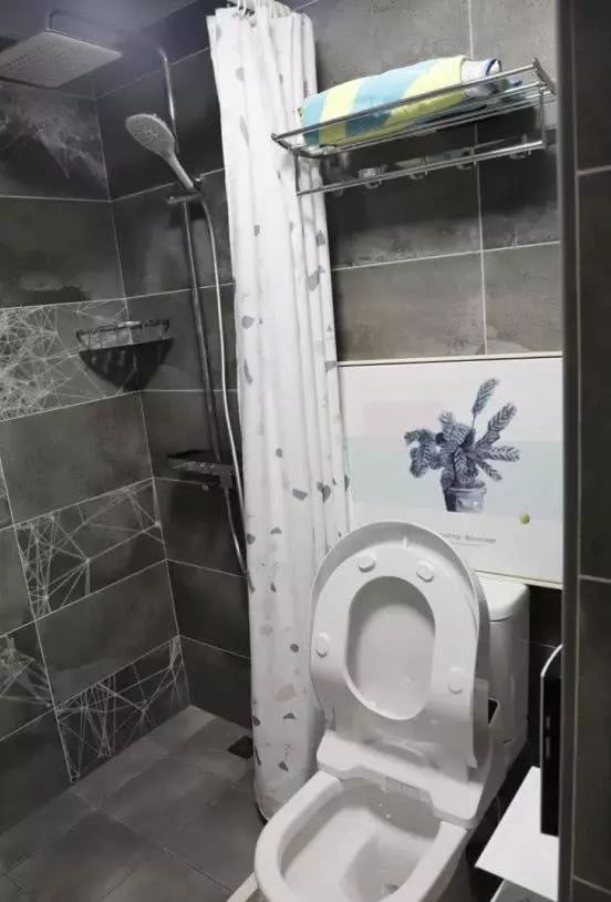 #中国质量万里行#客餐厅面积大卧室面积小，怎么装？在餐厅挤出一间房