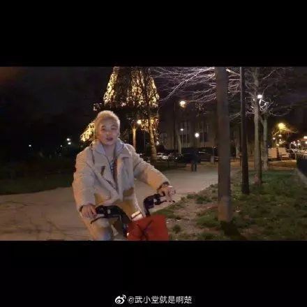 #英国报姐#越出国，越爱国！上千海外学子高喊：出国后才更知道祖国有多好！