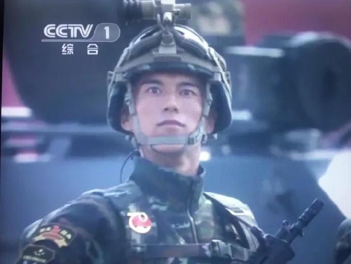 [经济日报]网友酸了：果然，长得好看的都“上交”给国家了……