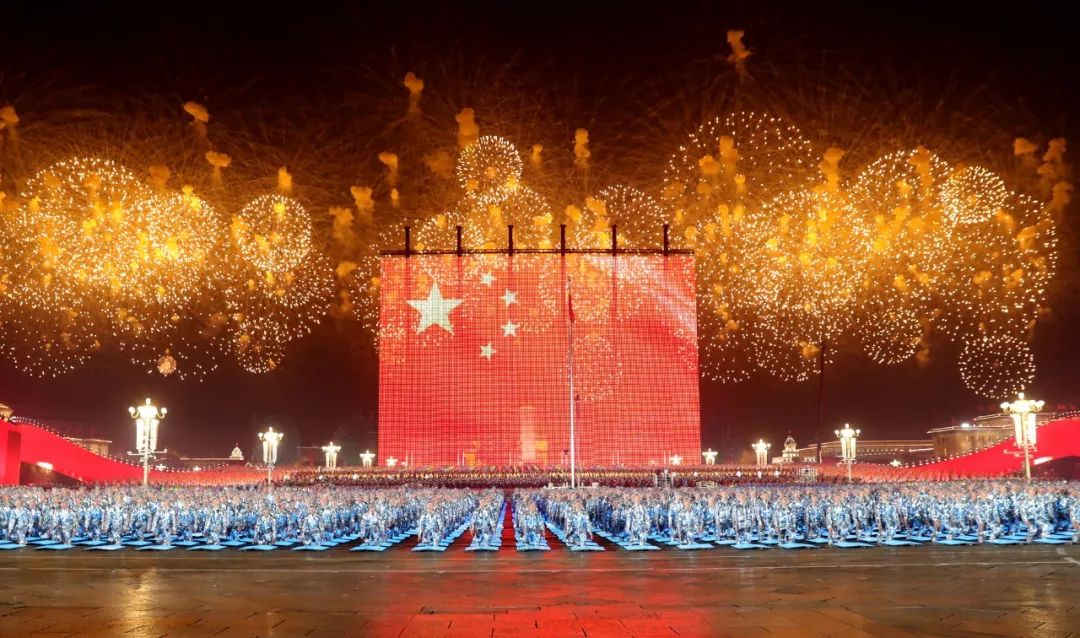 #康巴传媒#昨晚的北京，燃爆了！14亿人都在转发
