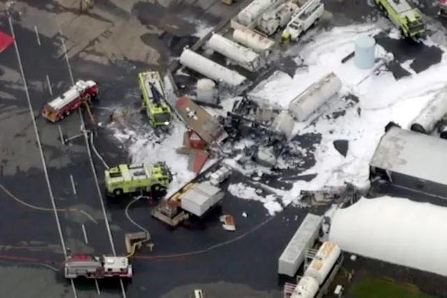 「掌上春城」惊魂！美国一架B-17轰炸机坠毁 致7人死亡